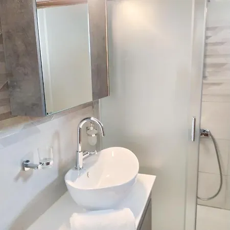 公寓 Sea Side View Steps From The & *