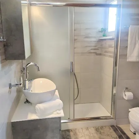 Sea Side View Steps From The & 公寓 干尼亞