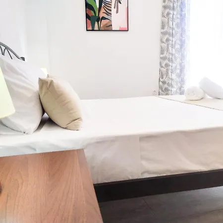 Sea Side View Steps From The & 公寓