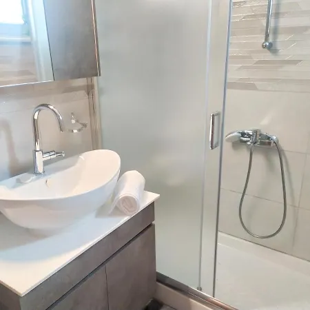 Sea Side View Steps From The & 公寓 干尼亞