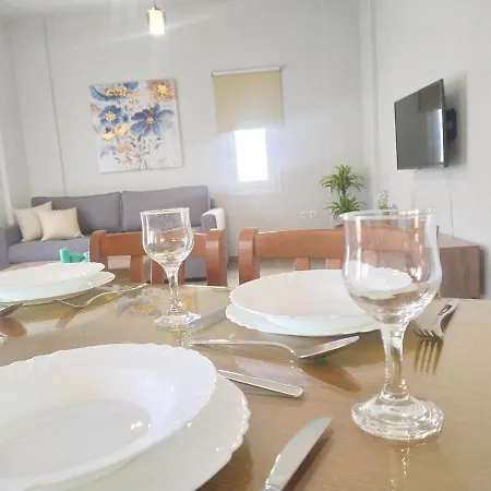 Sea Side View Steps From The & Διαμέρισμα *