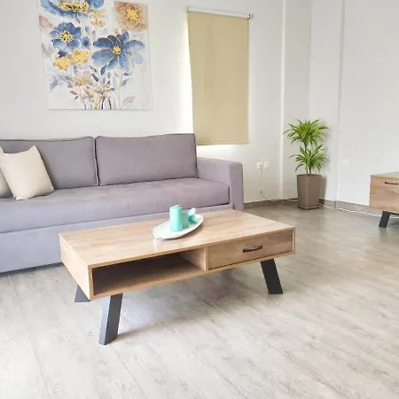 Sea Side View Steps From The & *