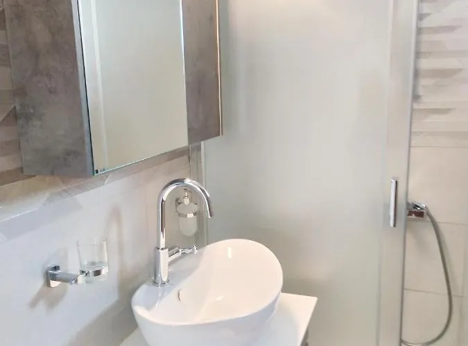 アパート Sea Side View Steps From The & *