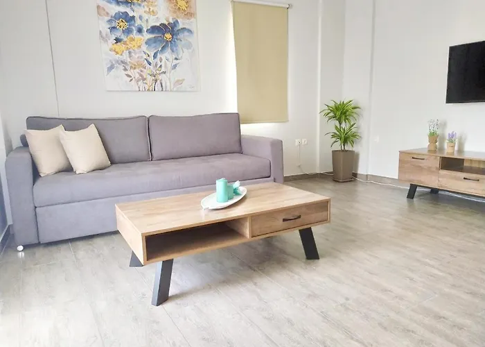 Sea Side View Steps From The & *