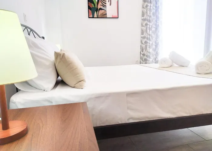 Sea Side View Steps From The & アパート