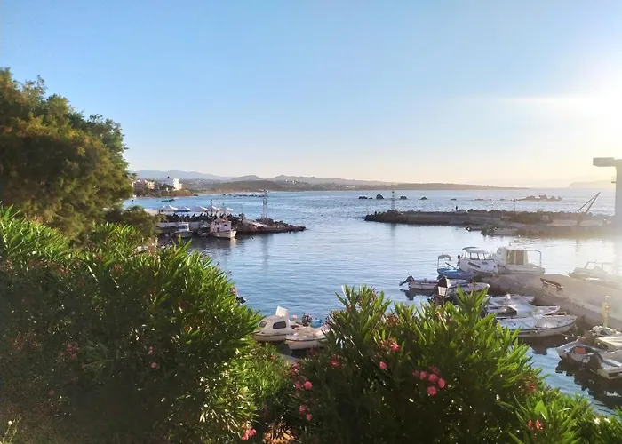 Sea Side View Steps From The & Apartament