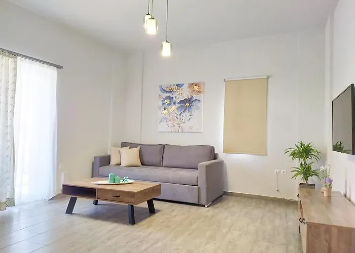 Sea Side View Steps From The & *