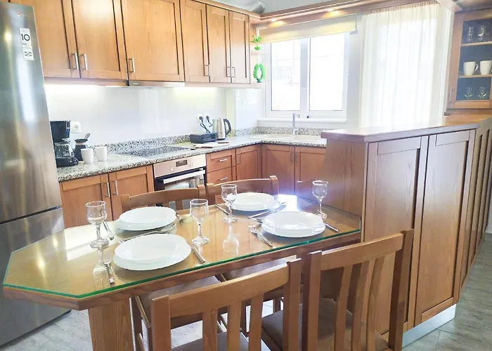 Sea Side View Steps From The & *